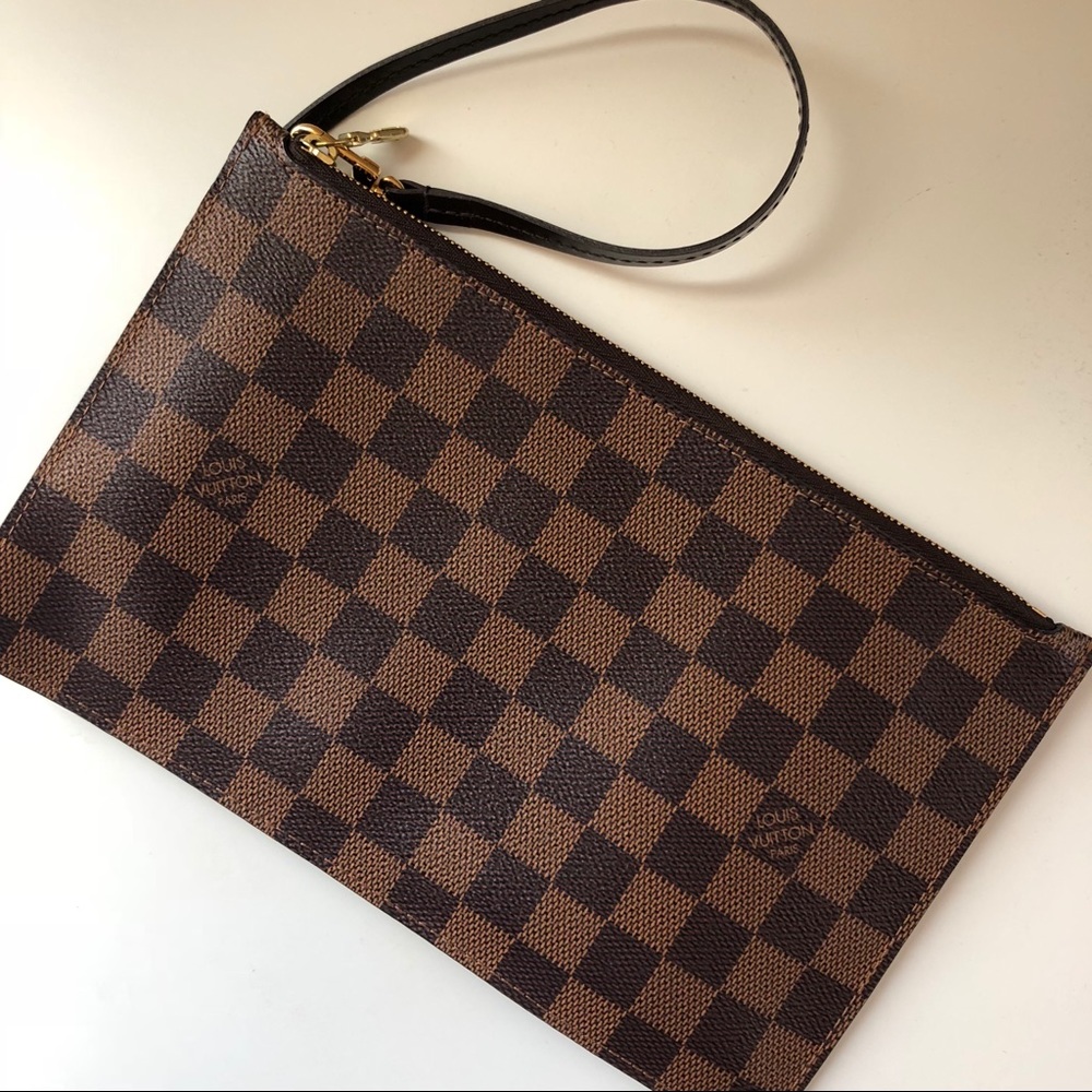 Authentic Louis Vuitton Neverfull Wristlet